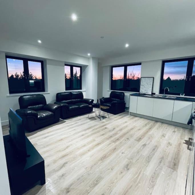 New One Bedroom Luxury Apartment In Solihull Eksteriør bilde