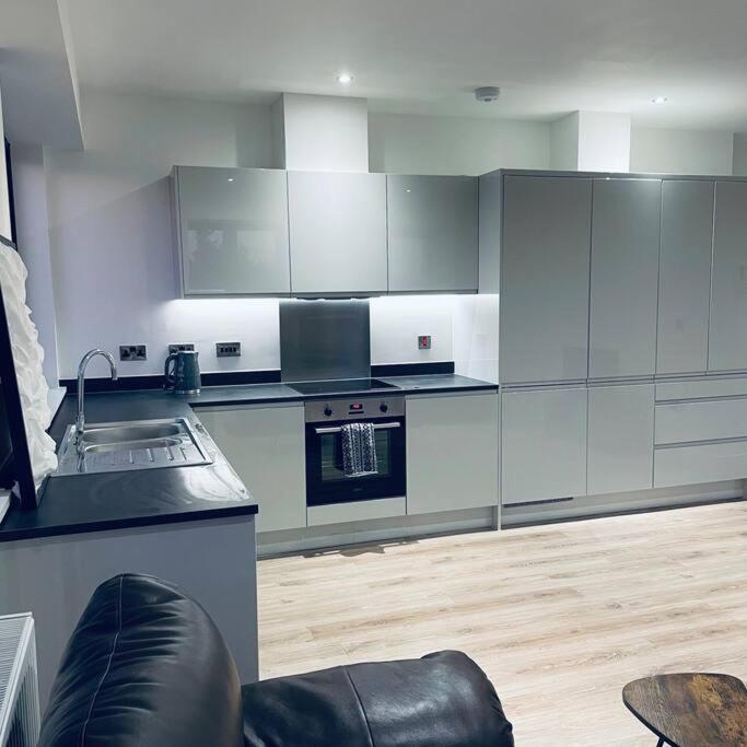 New One Bedroom Luxury Apartment In Solihull Eksteriør bilde