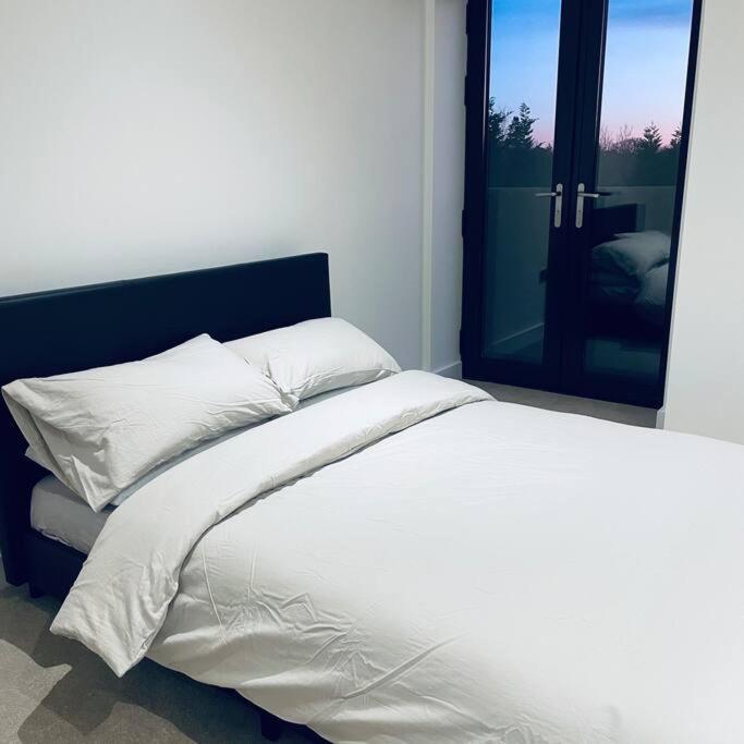 New One Bedroom Luxury Apartment In Solihull Eksteriør bilde