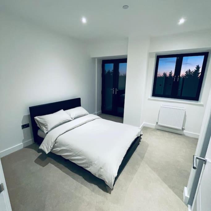 New One Bedroom Luxury Apartment In Solihull Eksteriør bilde