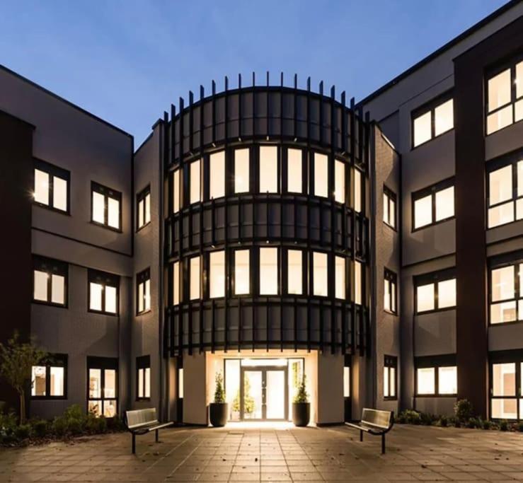New One Bedroom Luxury Apartment In Solihull Eksteriør bilde
