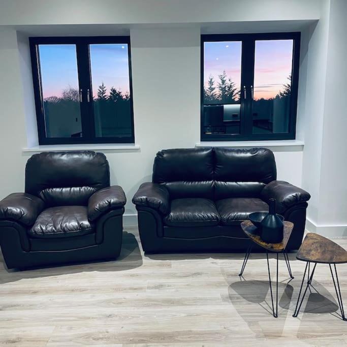 New One Bedroom Luxury Apartment In Solihull Eksteriør bilde
