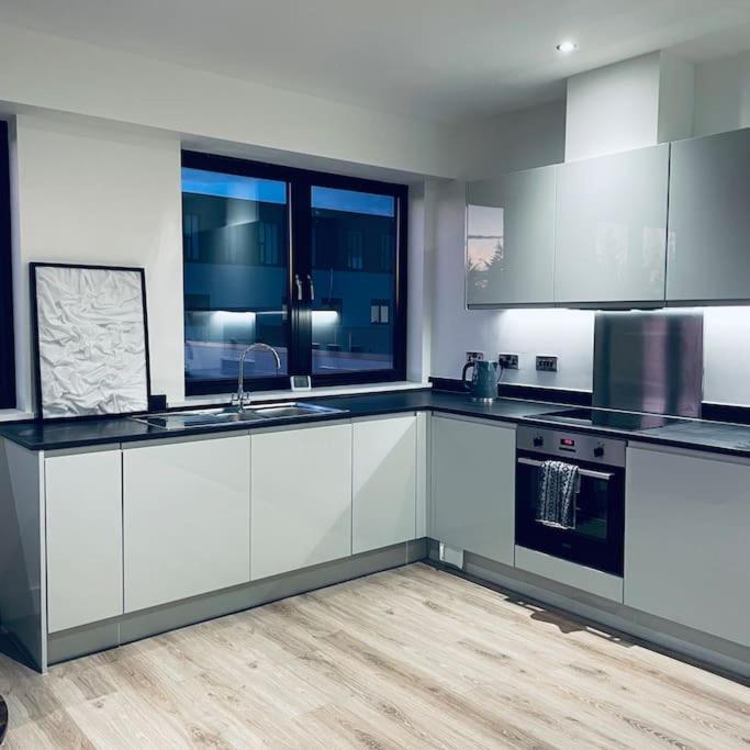 New One Bedroom Luxury Apartment In Solihull Eksteriør bilde