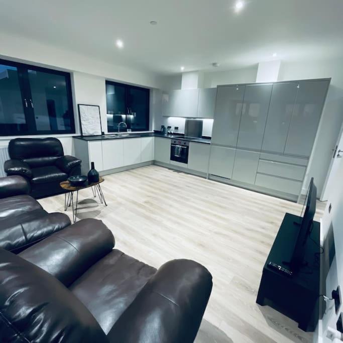 New One Bedroom Luxury Apartment In Solihull Eksteriør bilde