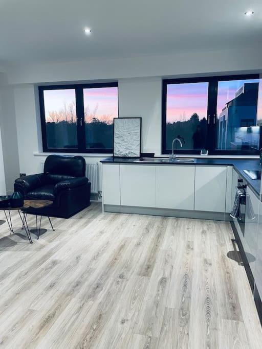 New One Bedroom Luxury Apartment In Solihull Eksteriør bilde