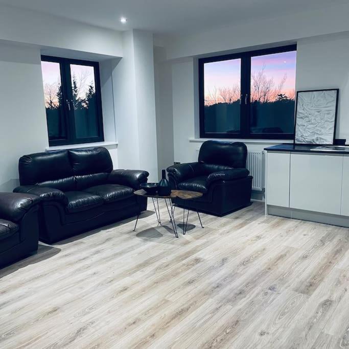 New One Bedroom Luxury Apartment In Solihull Eksteriør bilde