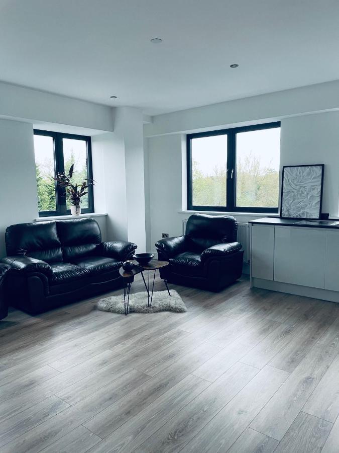 New One Bedroom Luxury Apartment In Solihull Eksteriør bilde